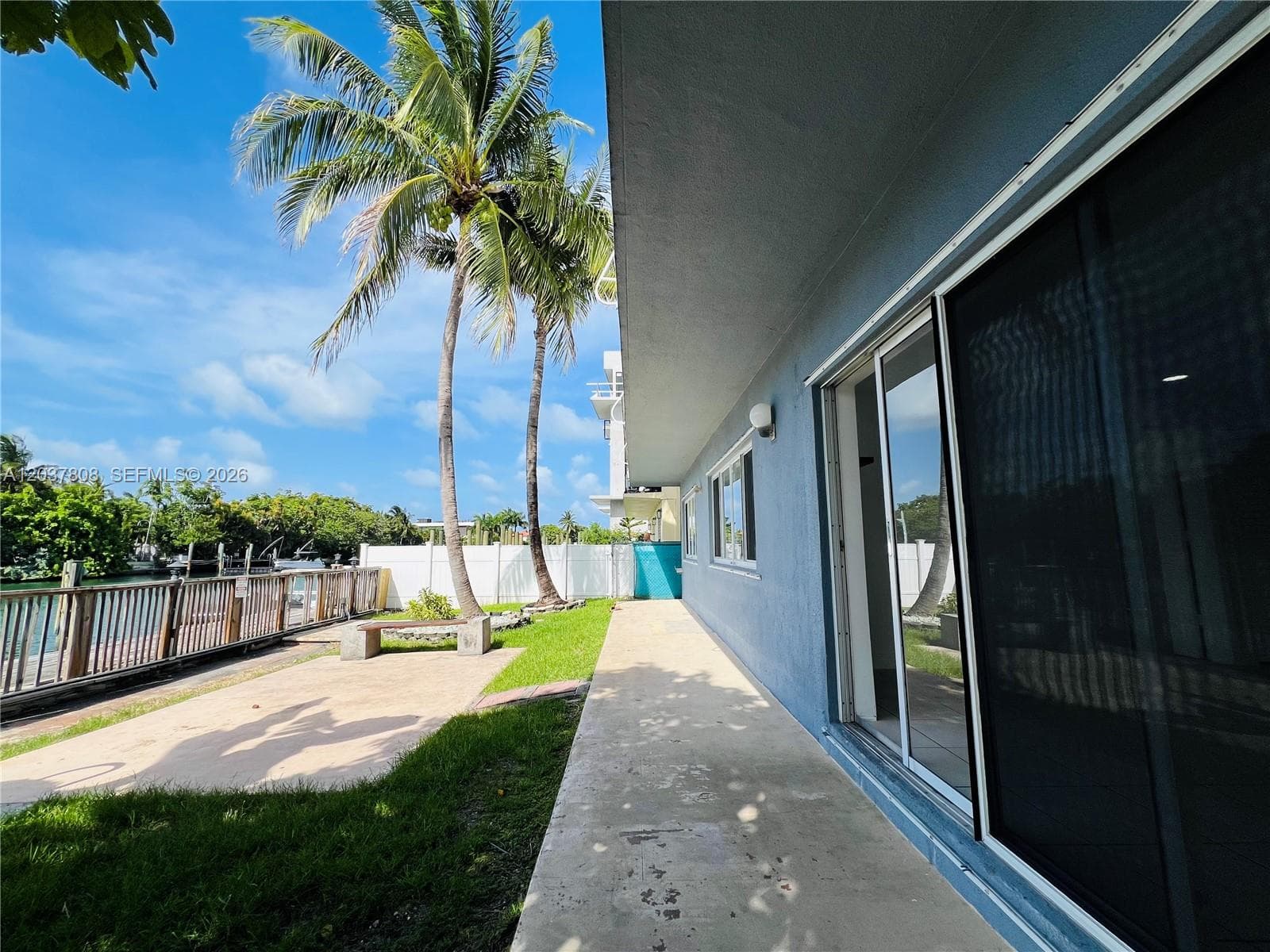 A12037808 — Miami Beach — 2