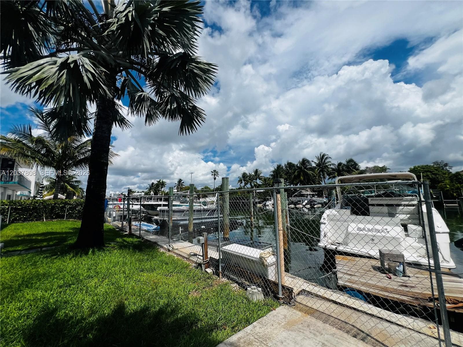 A12037808 — Miami Beach