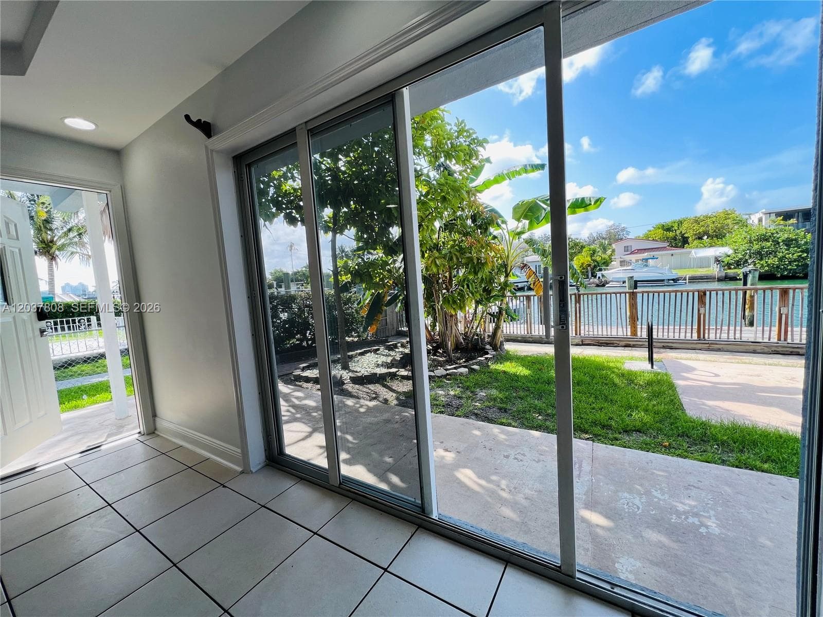 A12037808 — Miami Beach — 5