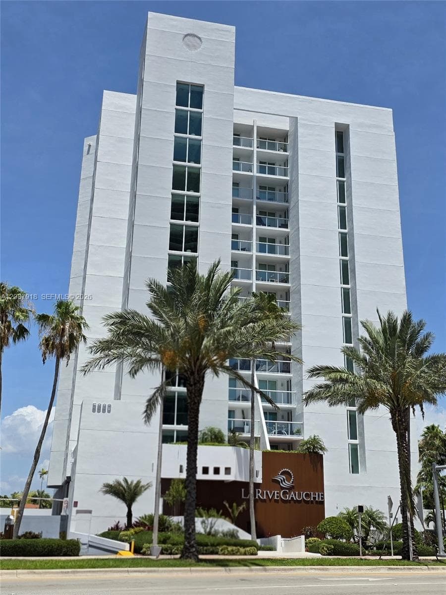 A12037918 — Miami Beach
