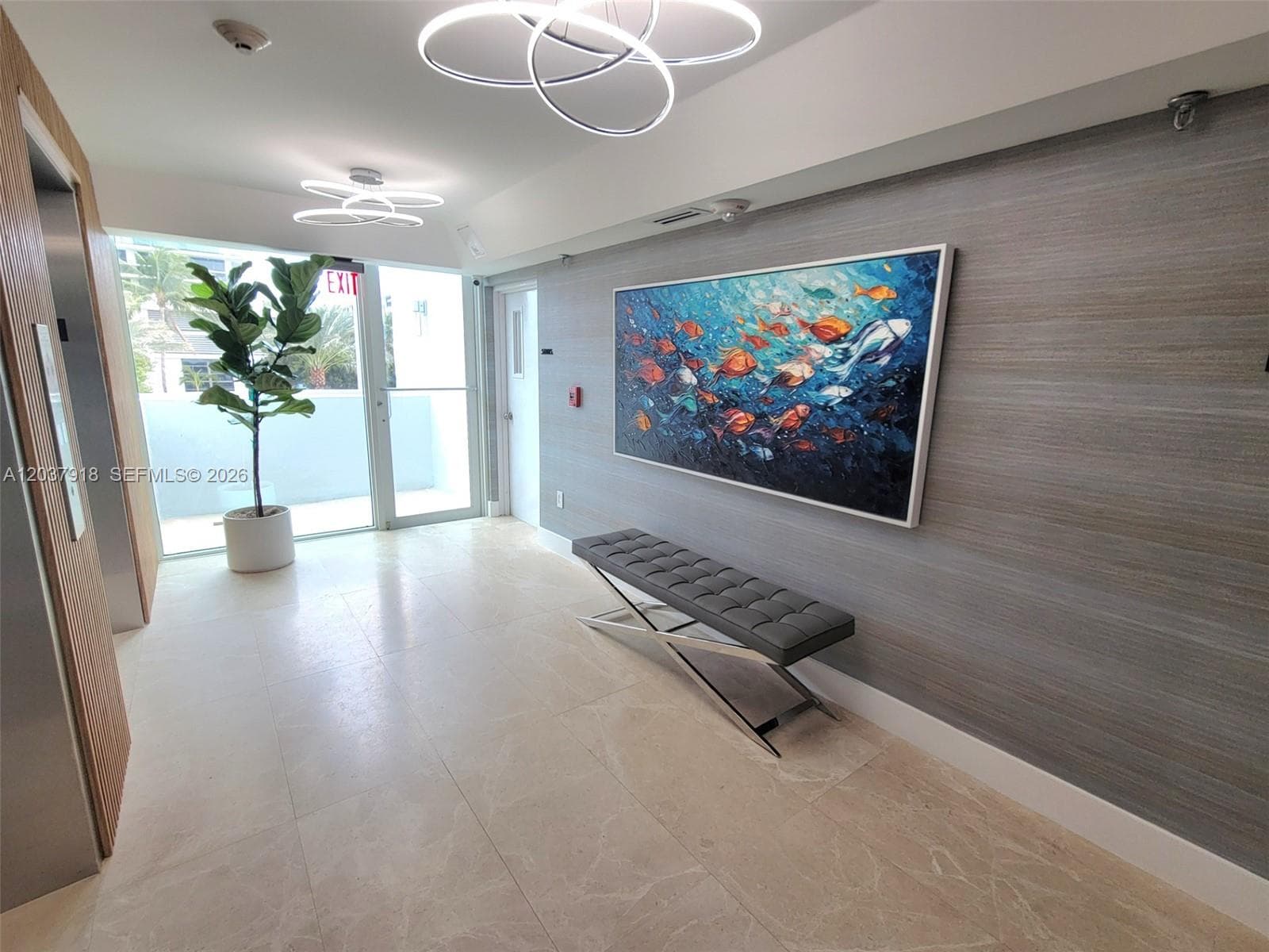 A12037918 — Miami Beach — 5