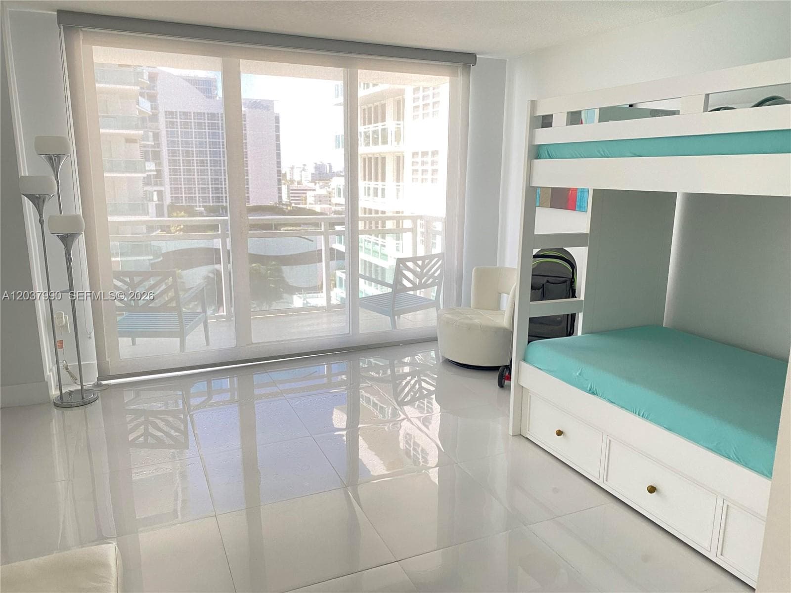 A12037990 — Miami Beach — 12