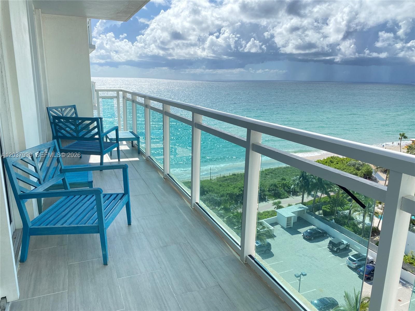 A12037990 — Miami Beach