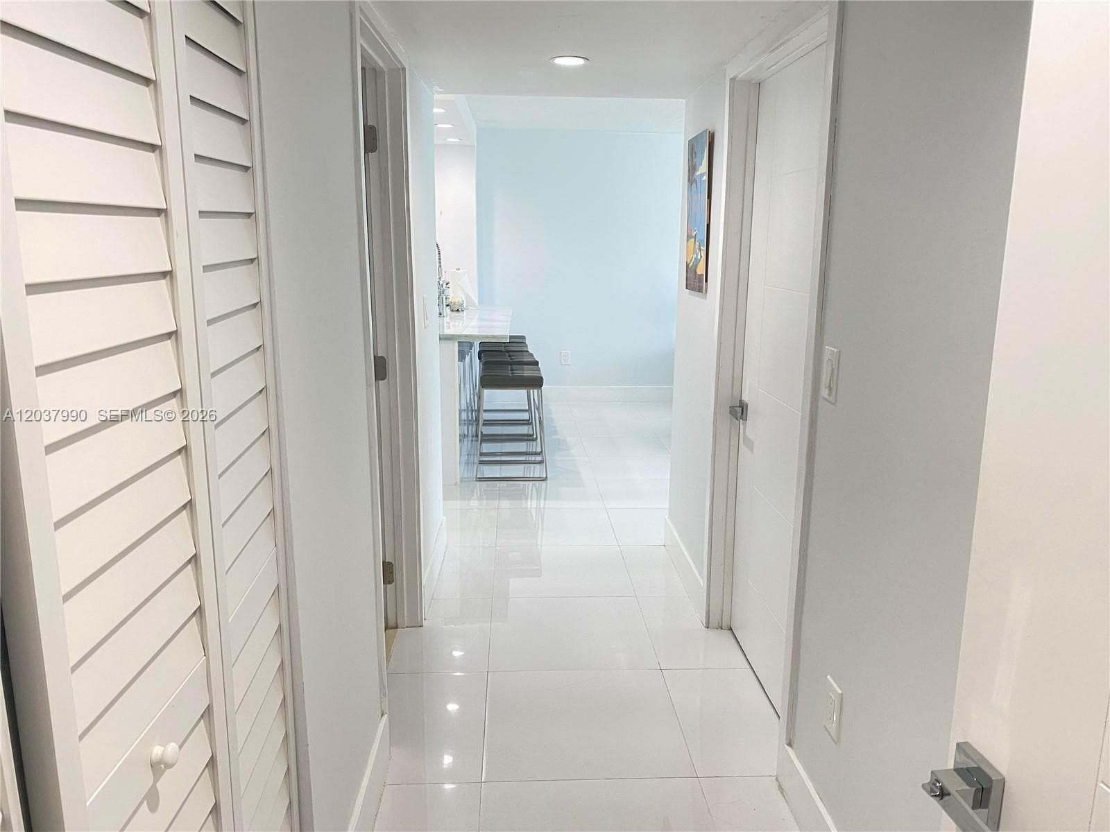 A12037990 — Miami Beach — 10