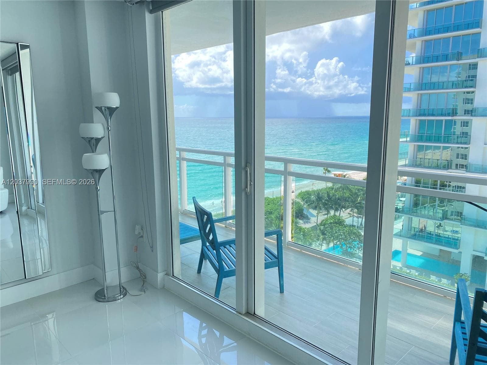 A12037990 — Miami Beach — 11