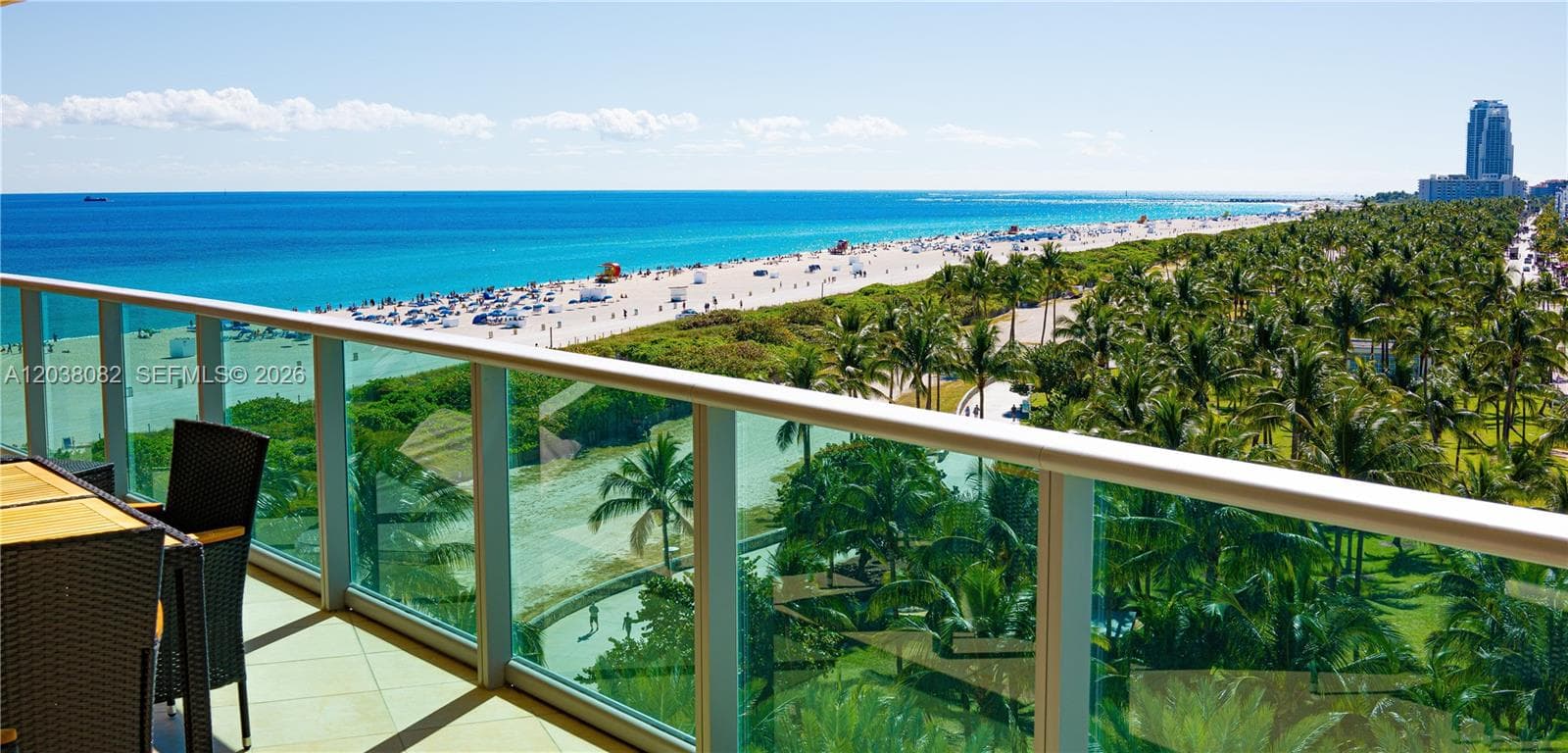 A12038082 — Miami Beach