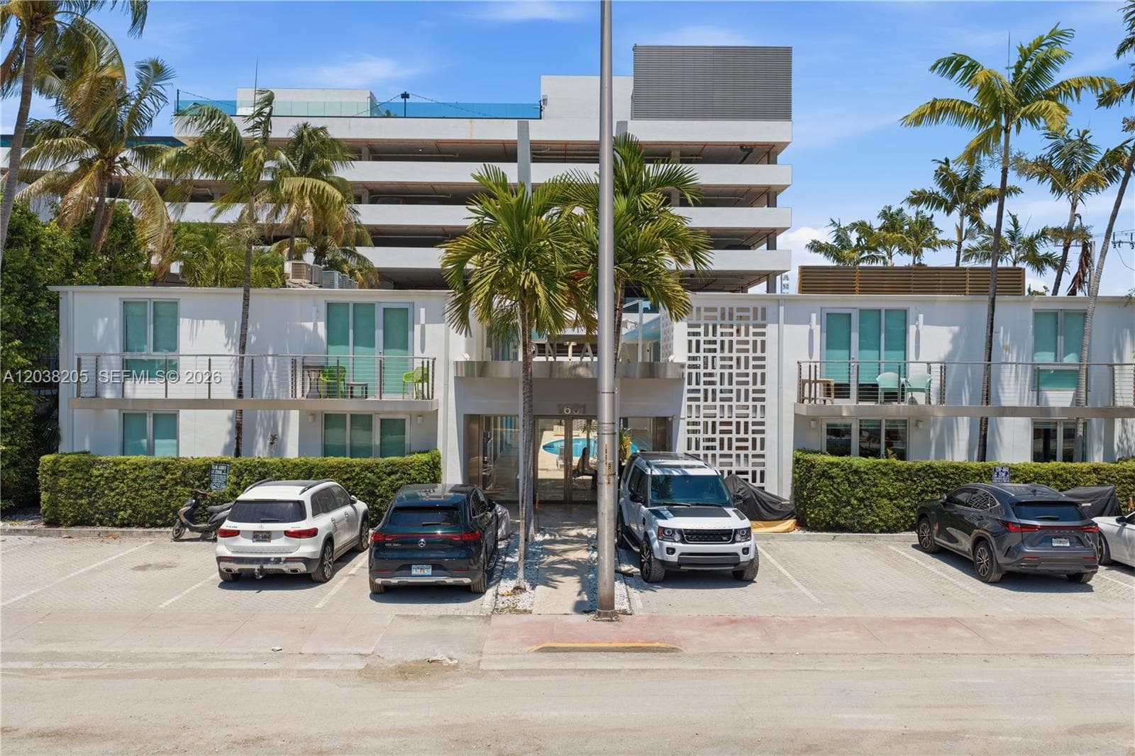A12038205 — Miami Beach — 26