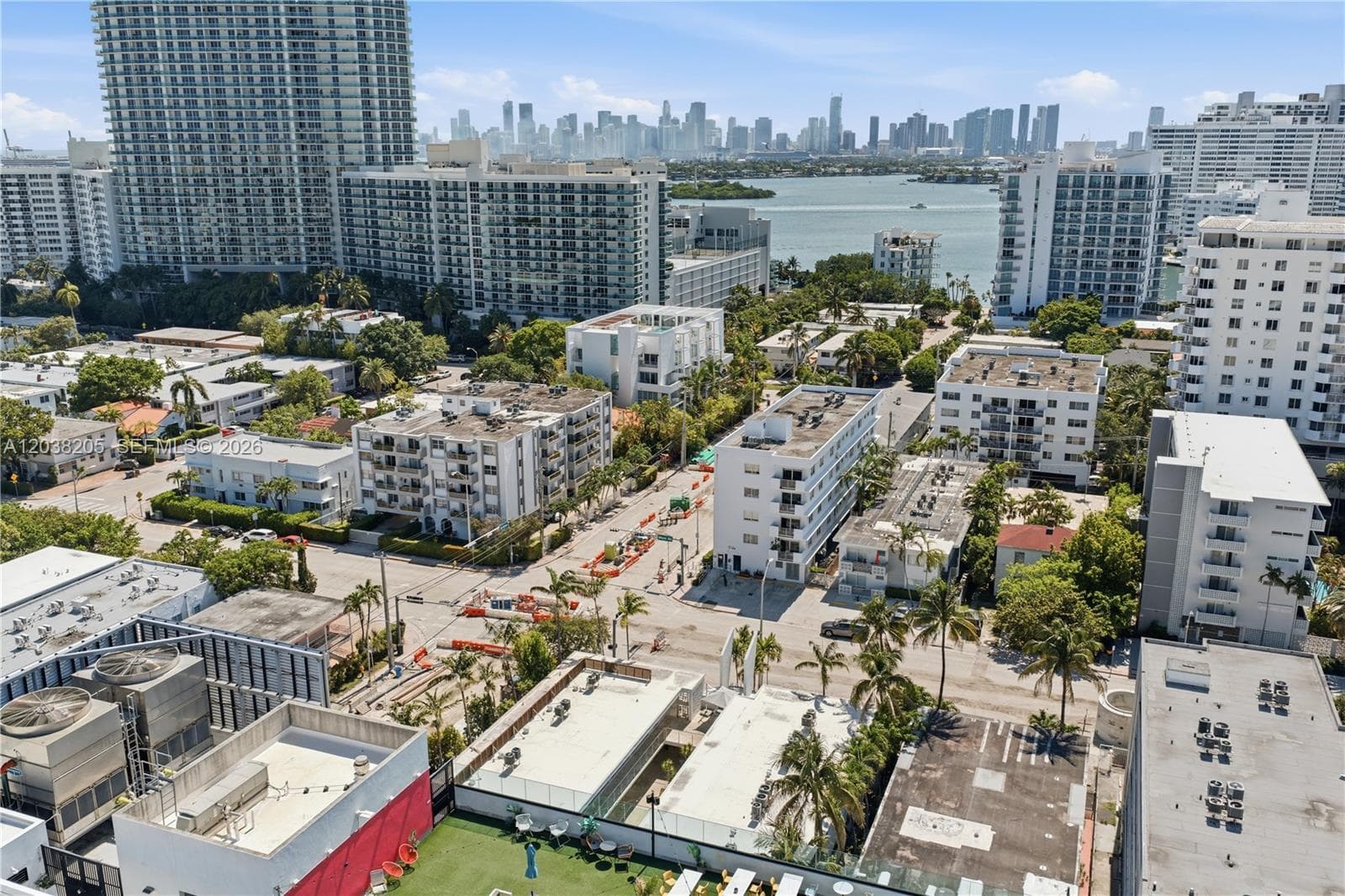 A12038205 — Miami Beach — 35