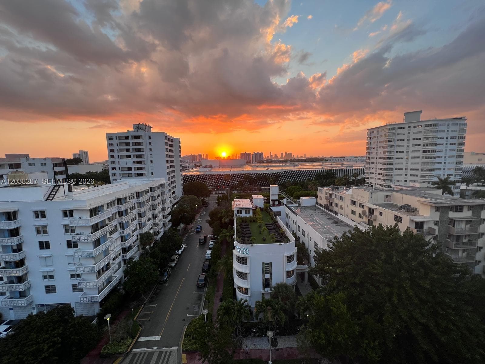 A12038207 — Miami Beach — 24