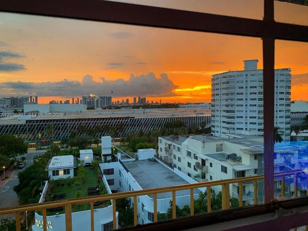 A12038207 — Miami Beach — 14