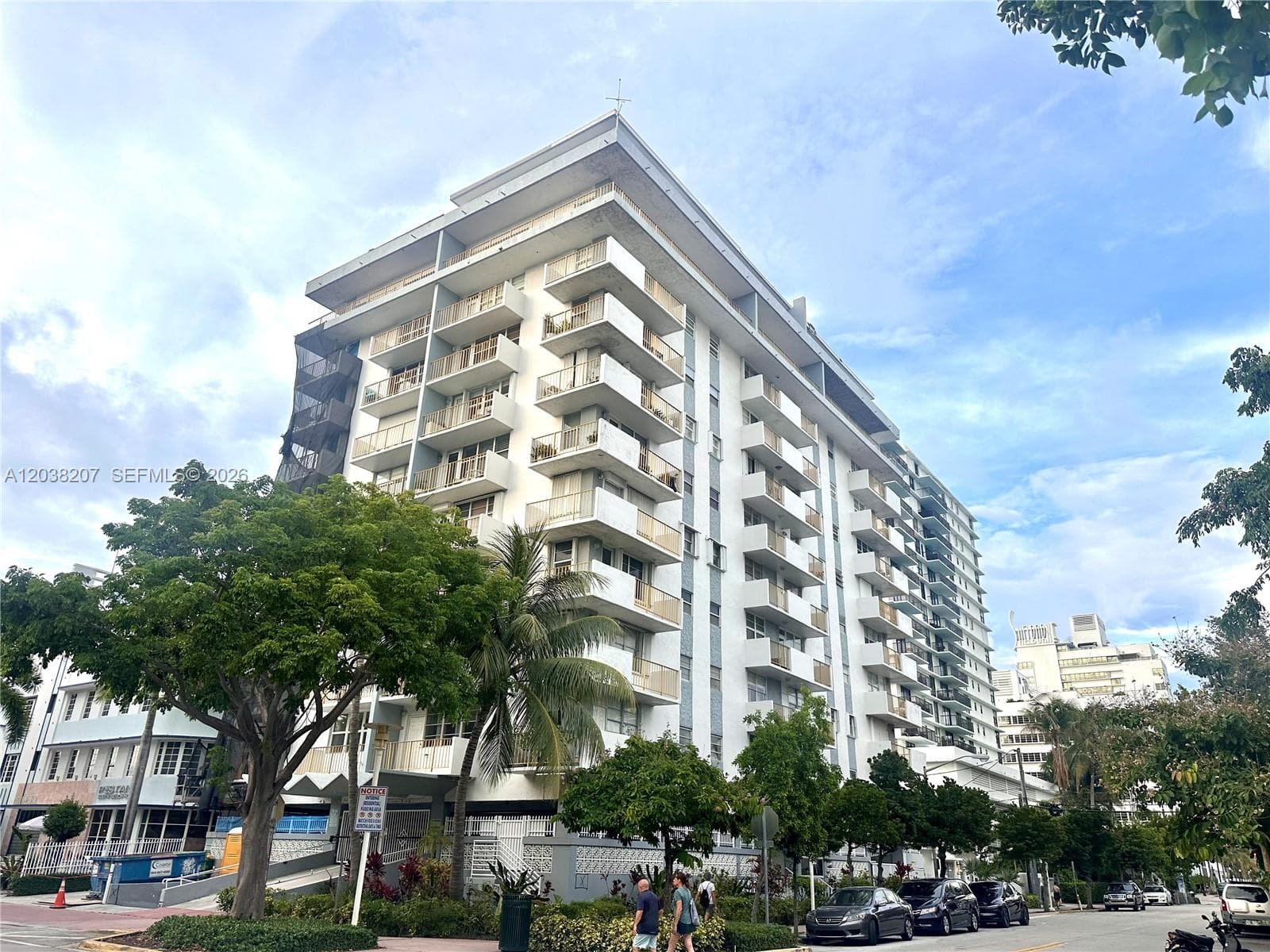 A12038207 — Miami Beach — 11