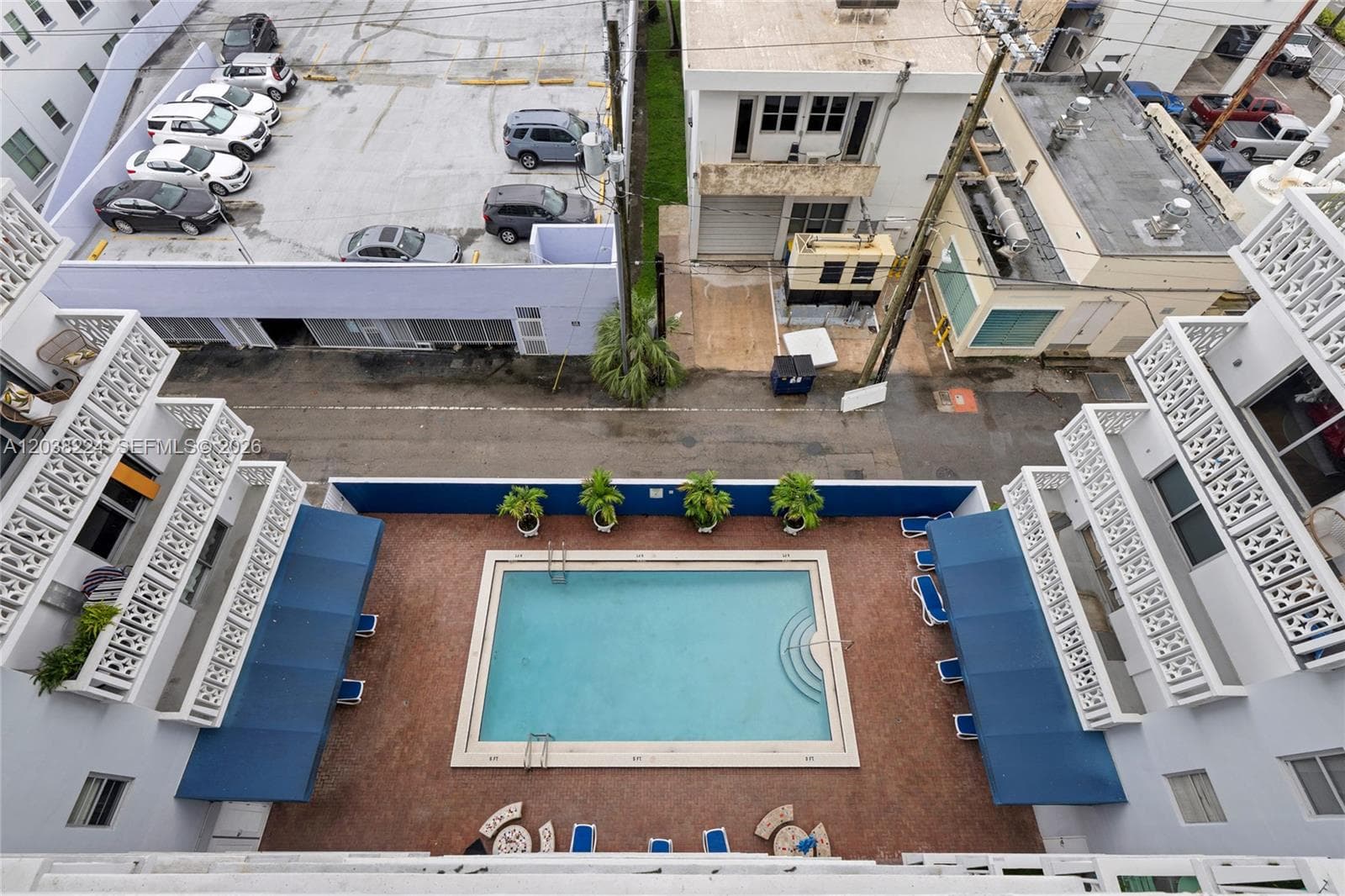 A12038224 — Miami Beach — 16