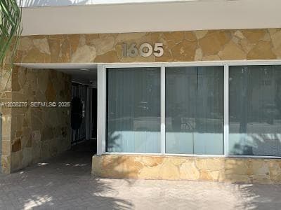 A12038276 — Miami Beach — 12