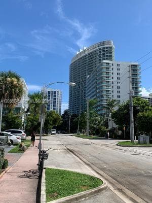 A12038276 — Miami Beach — 32