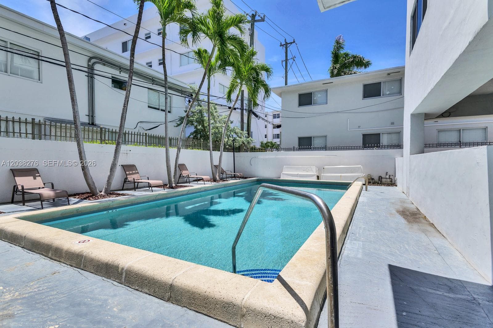 A12038276 — Miami Beach — 24