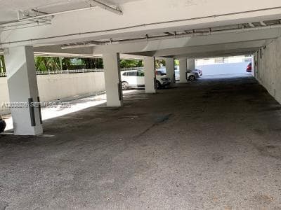 A12038276 — Miami Beach — 31