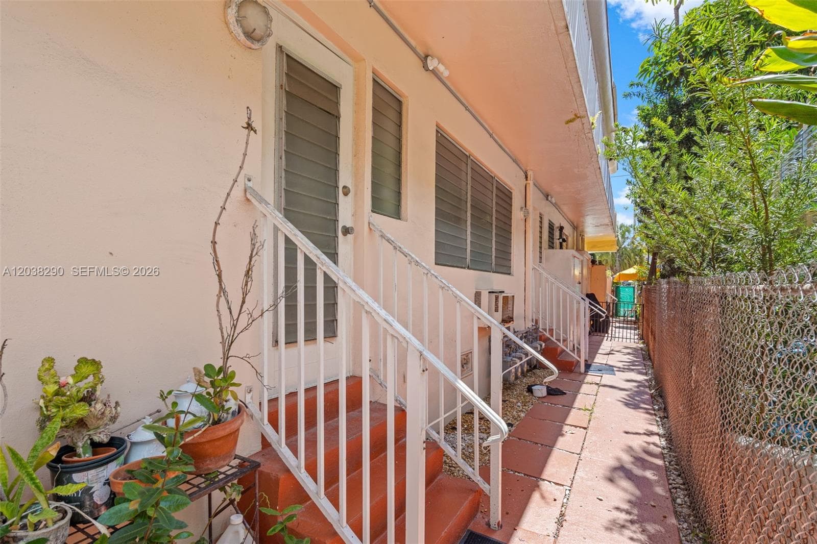 A12038290 — Miami Beach — 3