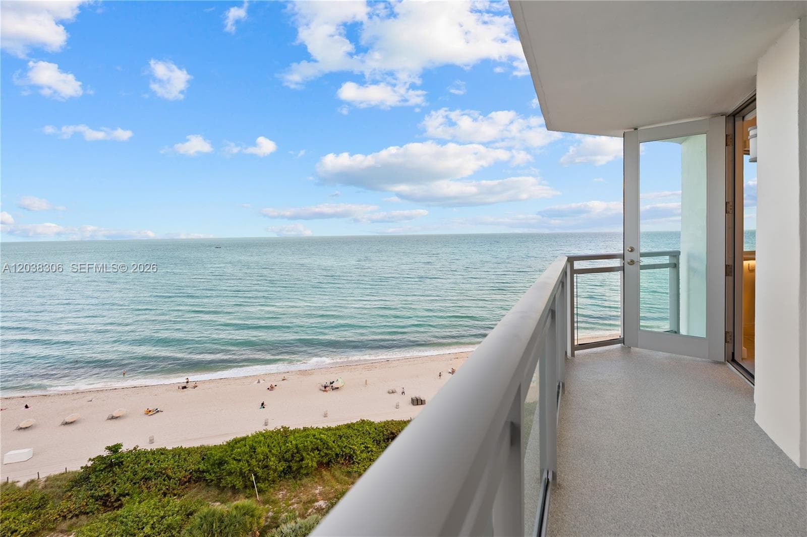 A12038306 — Miami Beach — 35
