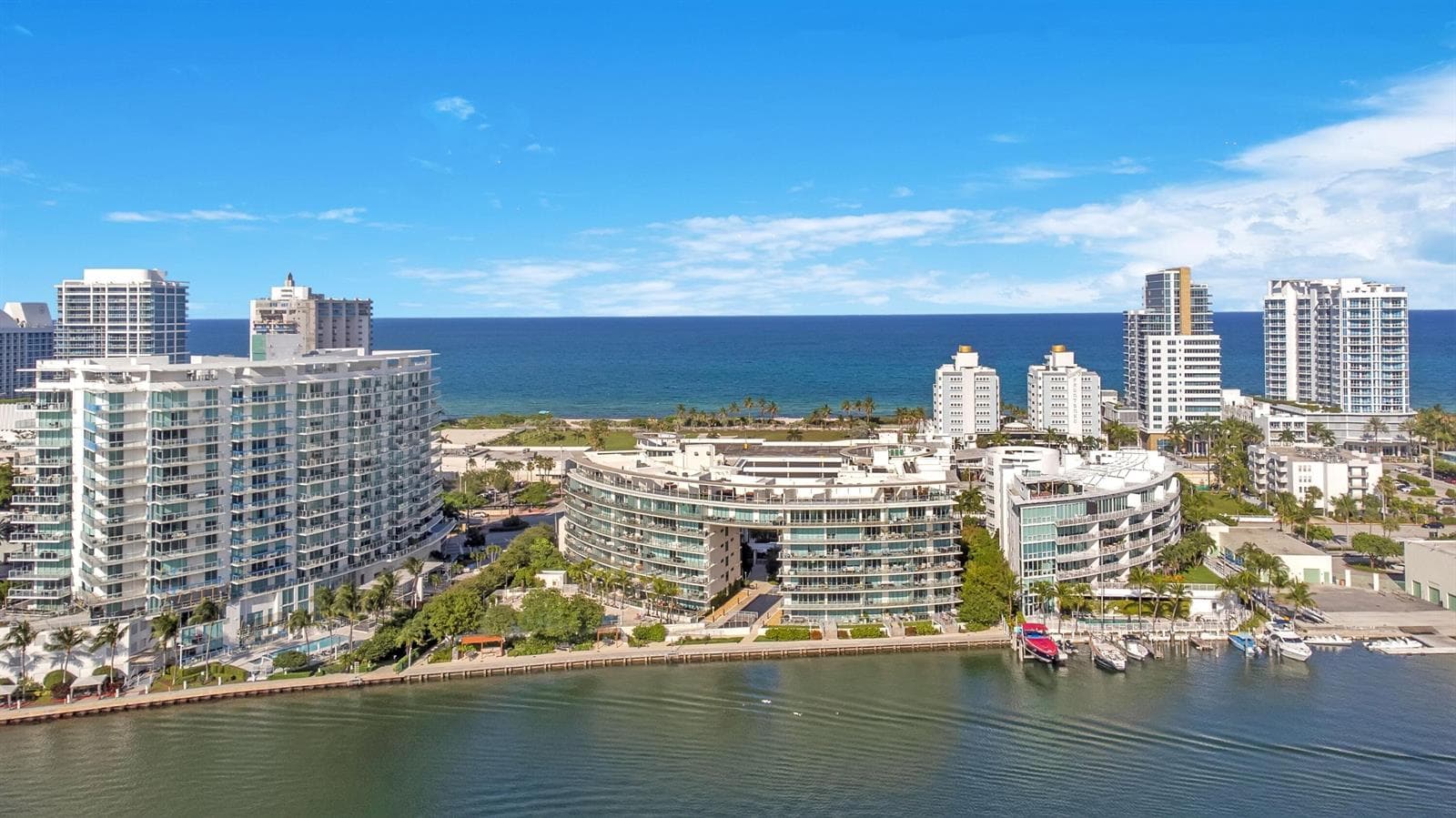 B26041873 — Miami Beach — 42