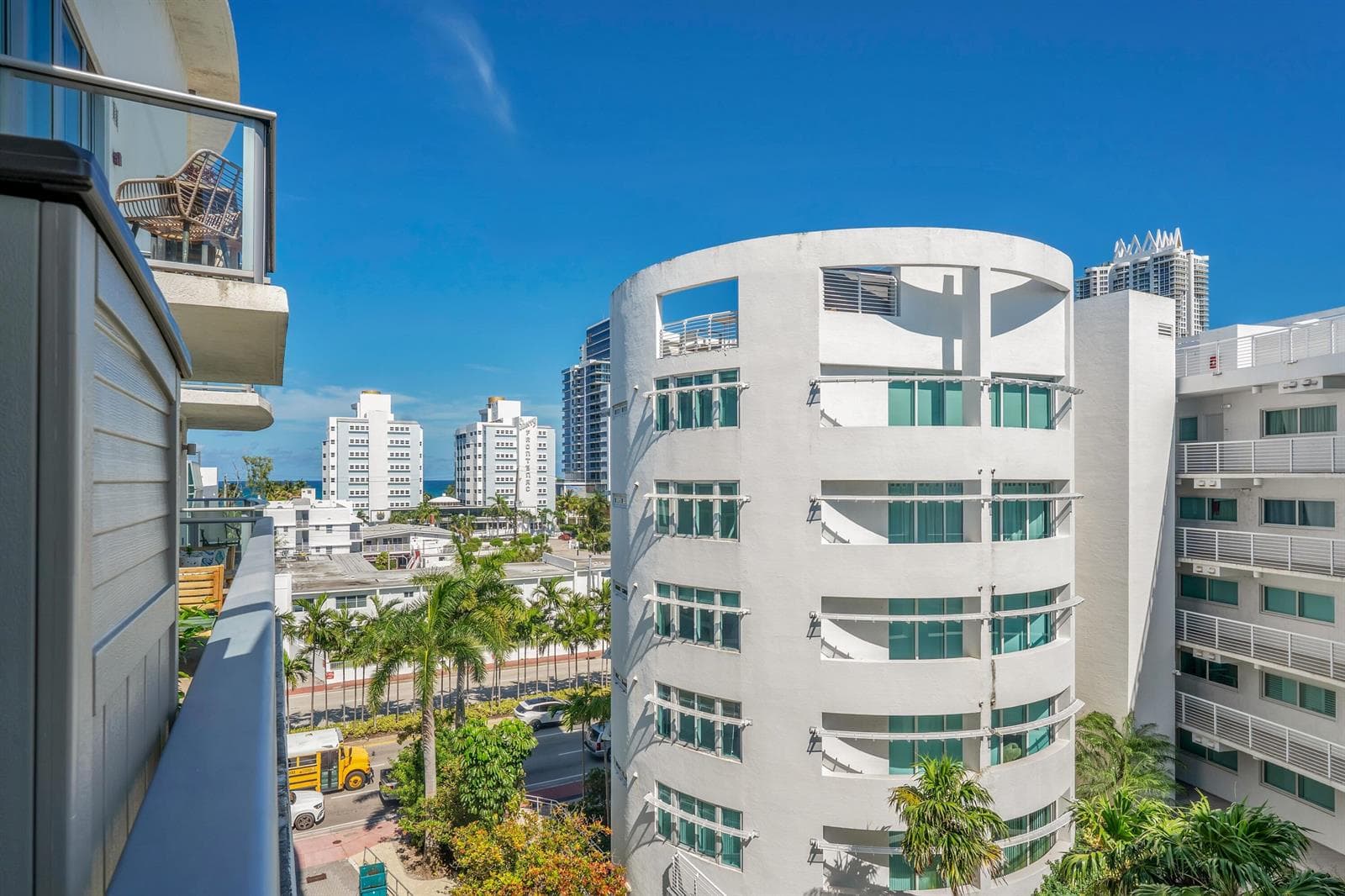 B26041873 — Miami Beach — 24