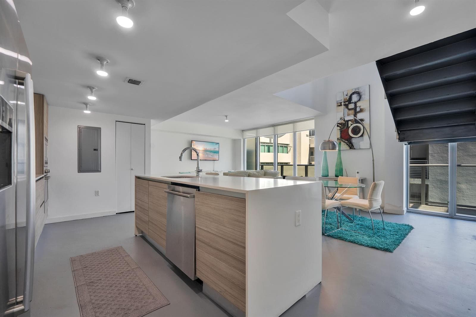 B26041873 — Miami Beach — 4