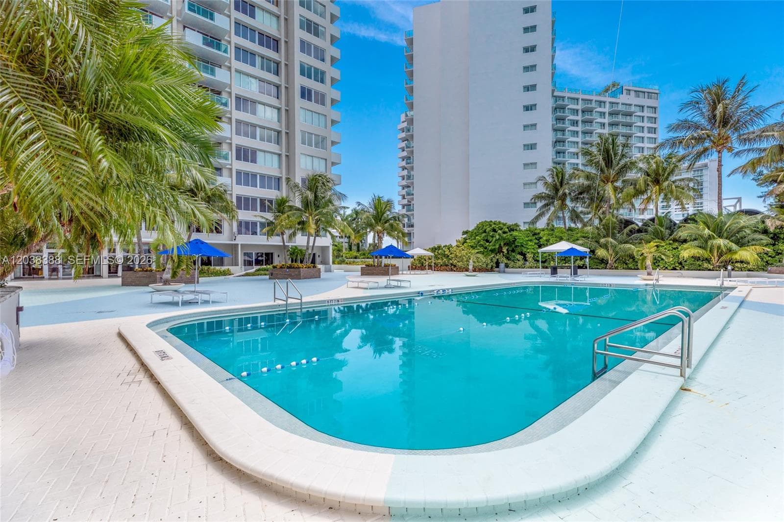 A12038388 — Miami Beach — 38