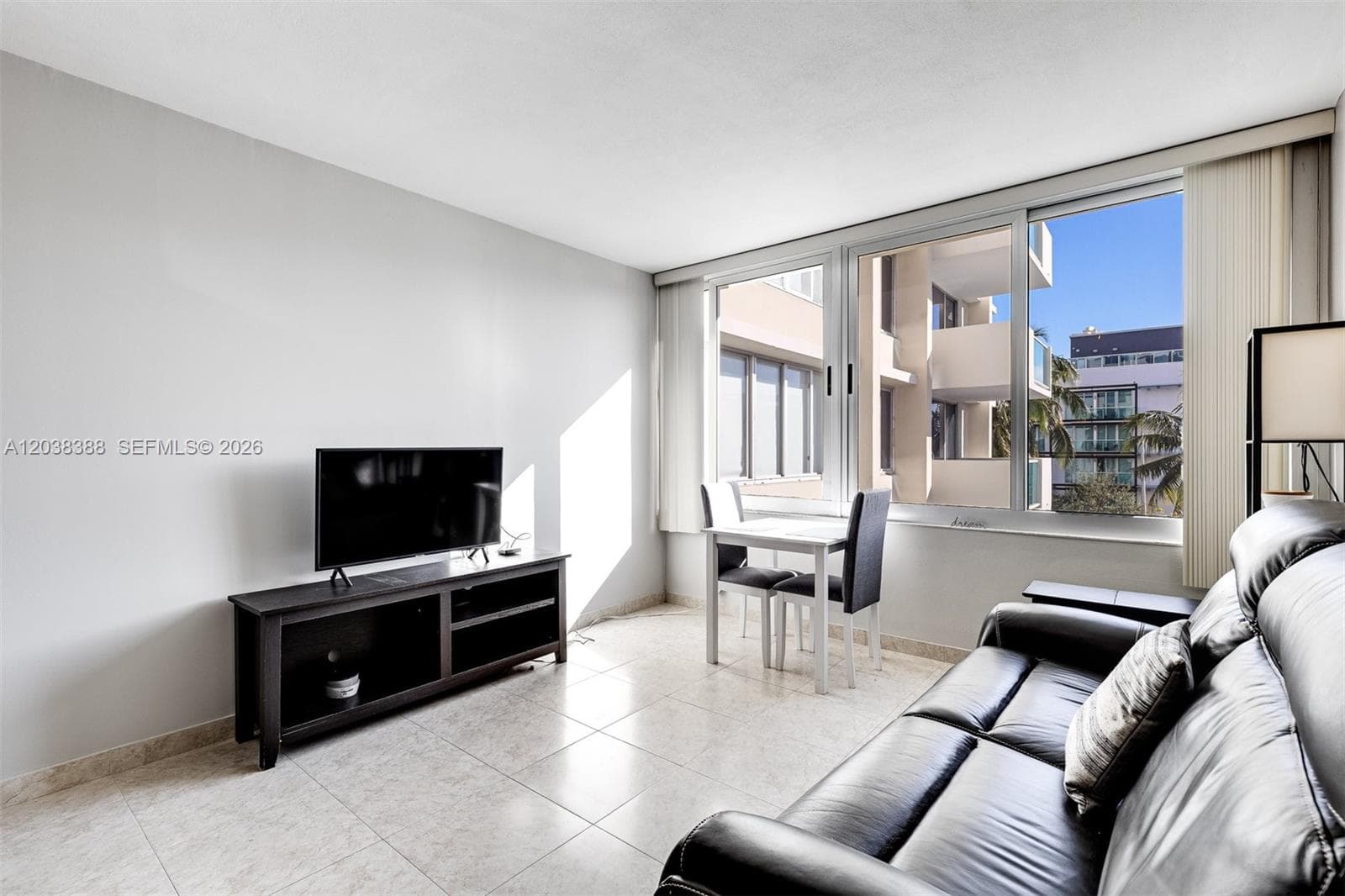 A12038388 — Miami Beach — 18