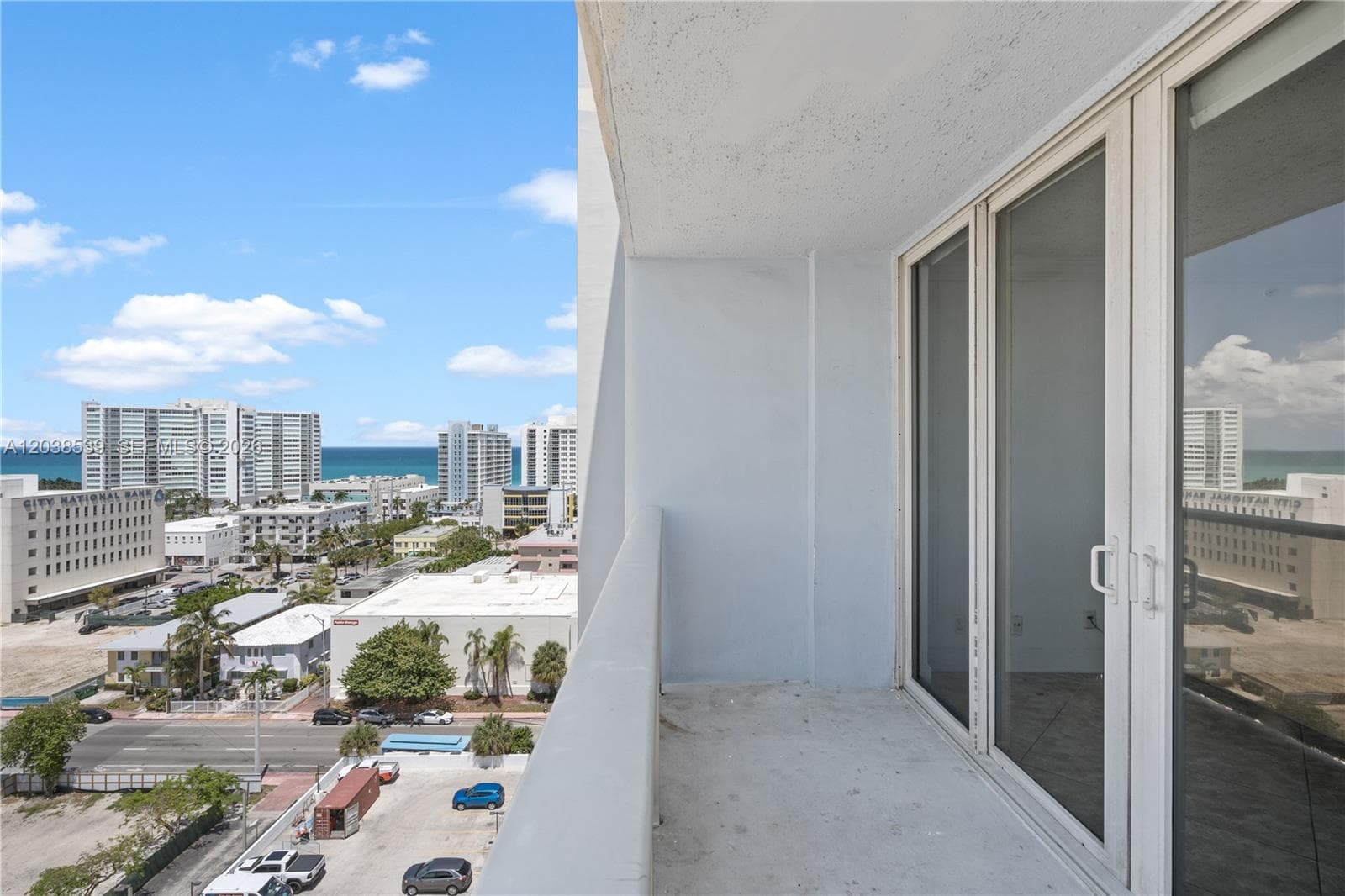 A12038539 — Miami Beach — 13
