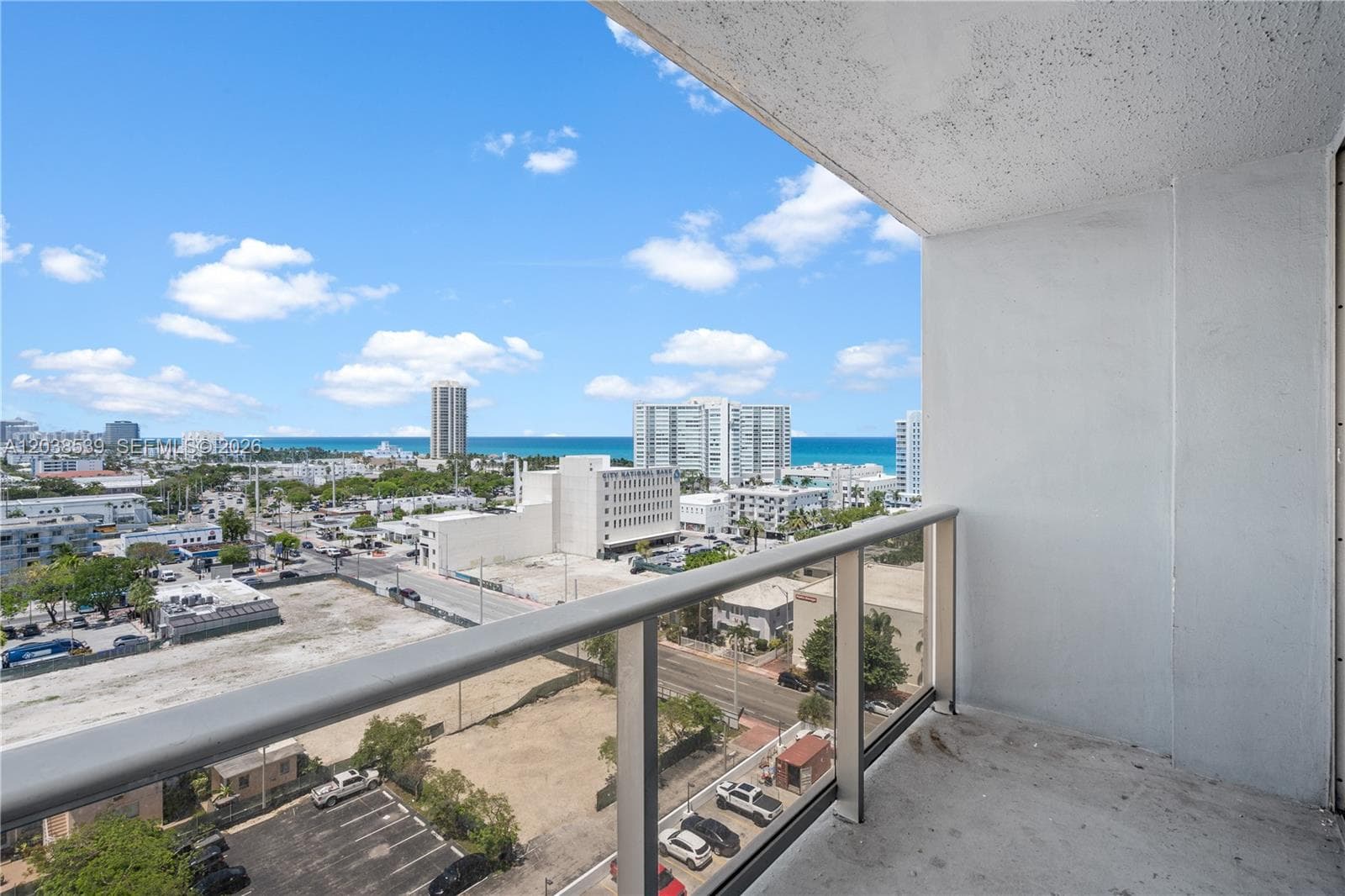 A12038539 — Miami Beach — 16