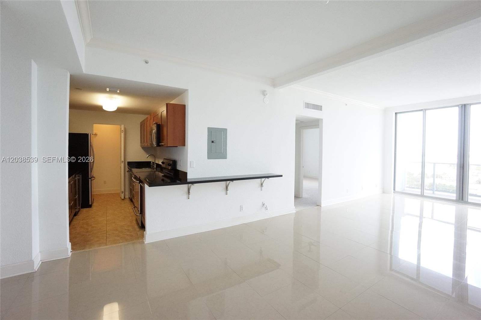 A12038539 — Miami Beach — 10