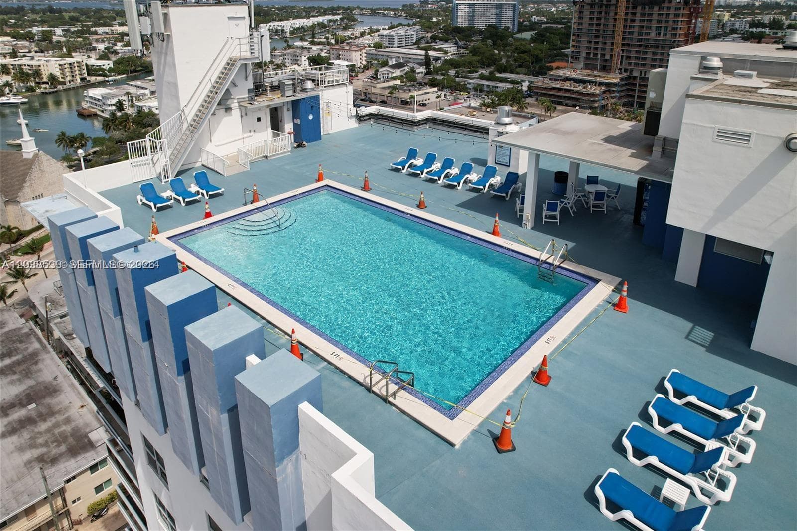 A12038539 — Miami Beach — 4