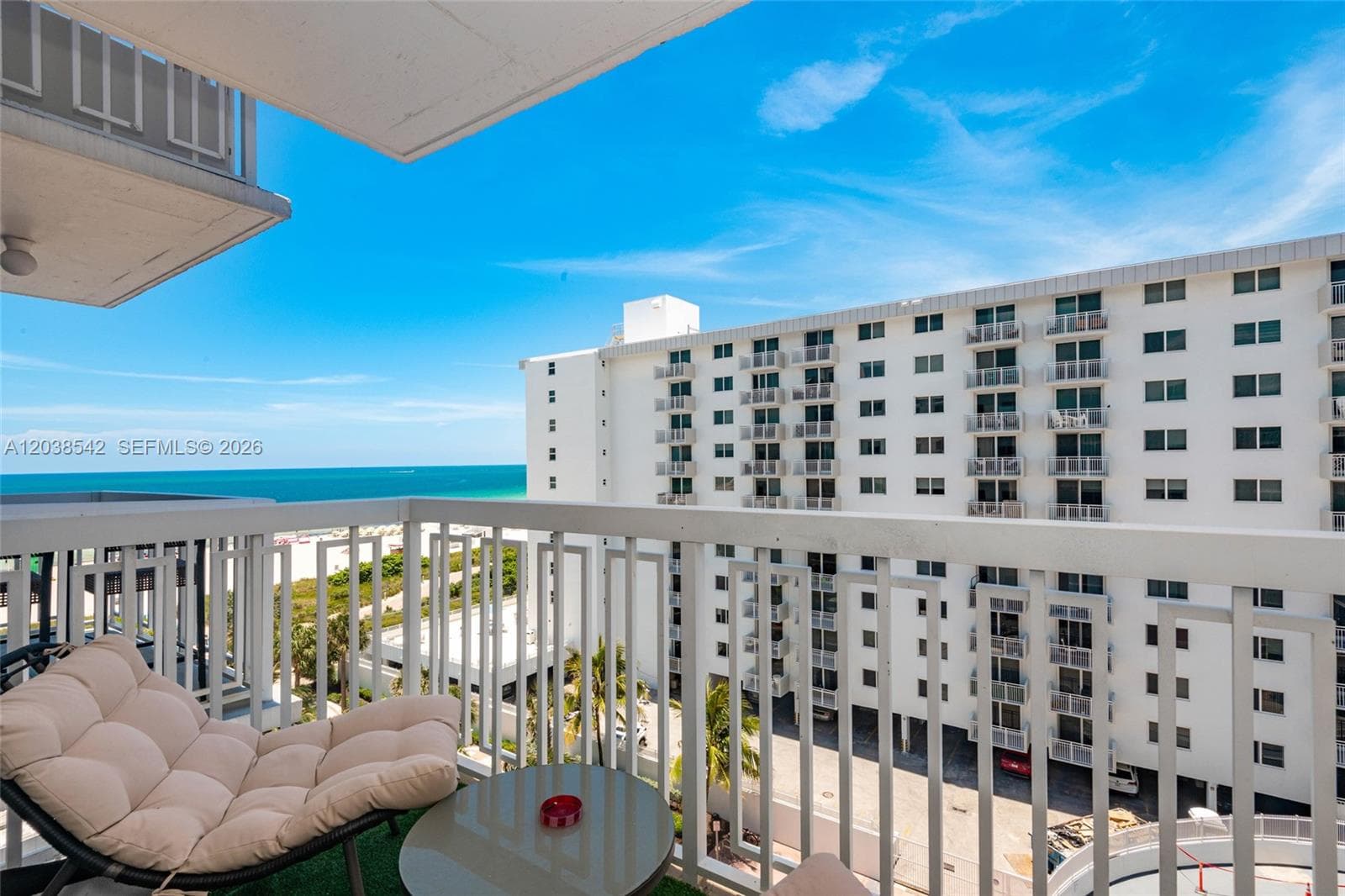 A12038542 — Miami Beach — 24