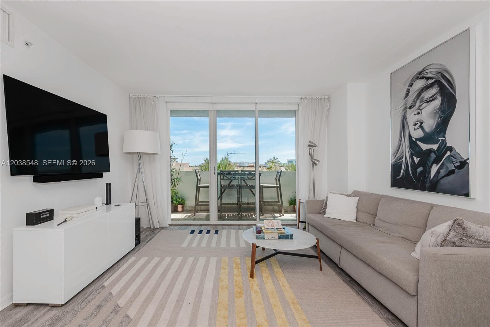 A12038548 — Miami Beach — 4