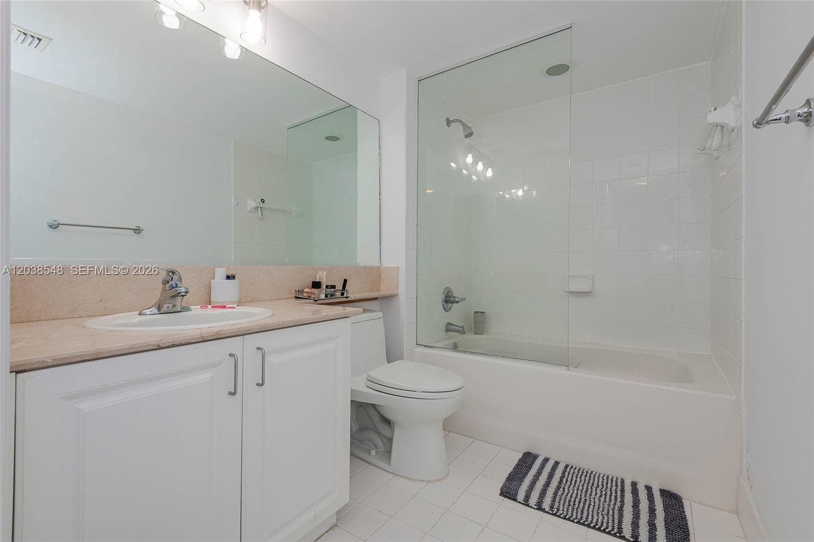A12038548 — Miami Beach — 21