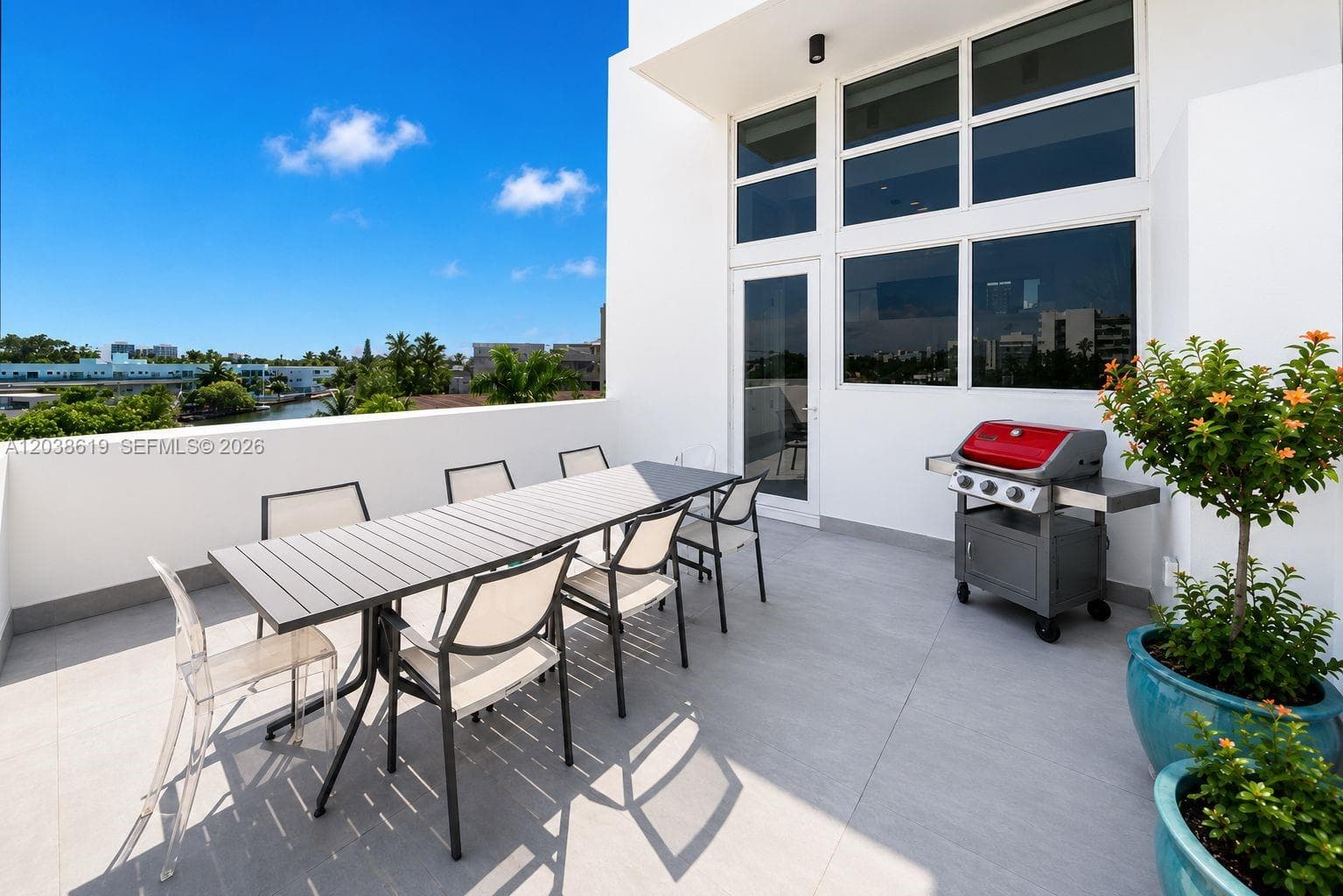 A12038619 — Miami Beach — 28