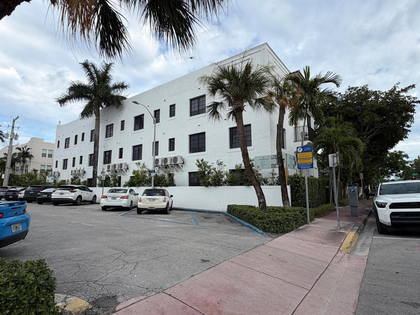 B26042116 — Miami Beach — 9
