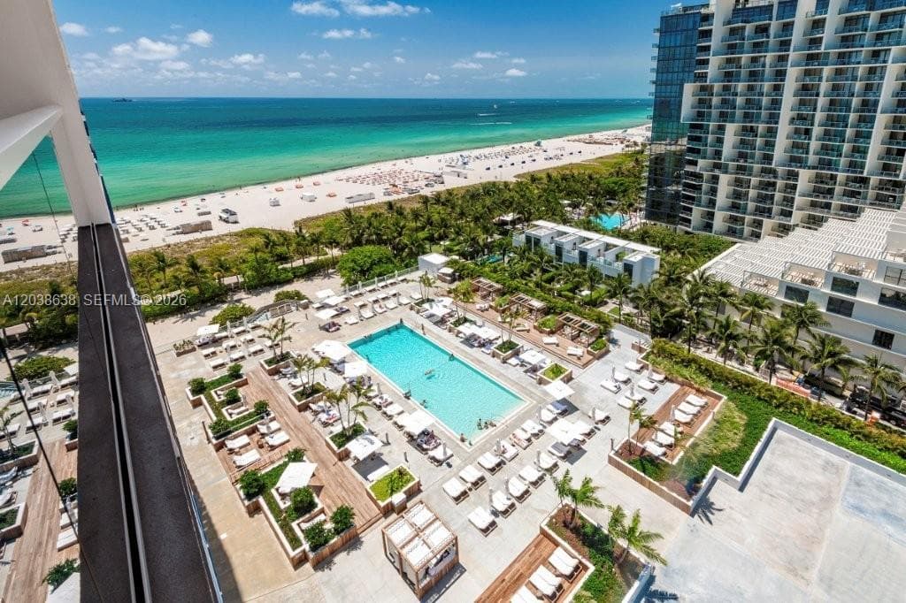A12038638 — Miami Beach