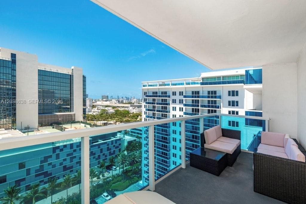 A12038638 — Miami Beach — 25
