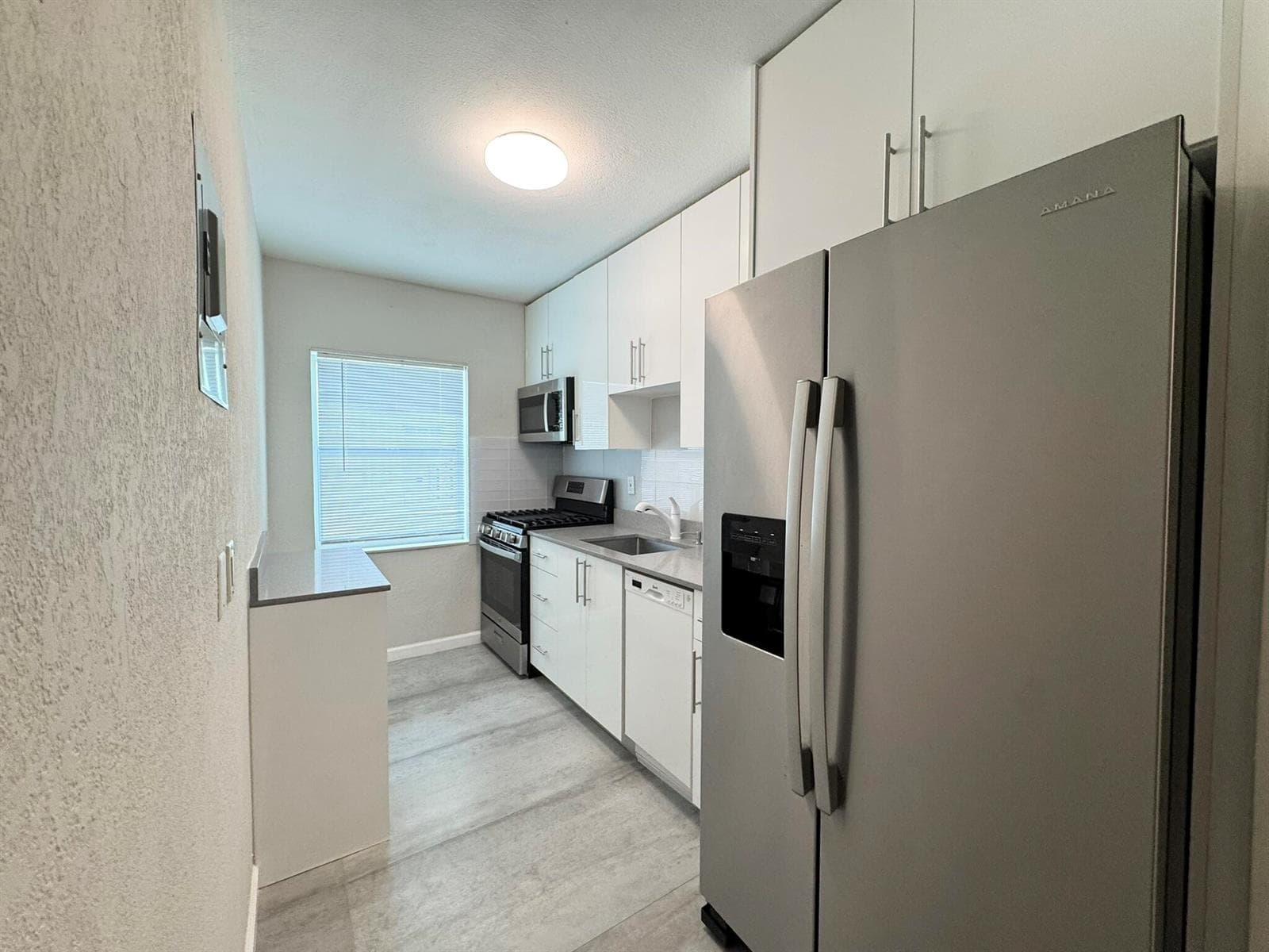 B26042135 — Miami Beach — 3