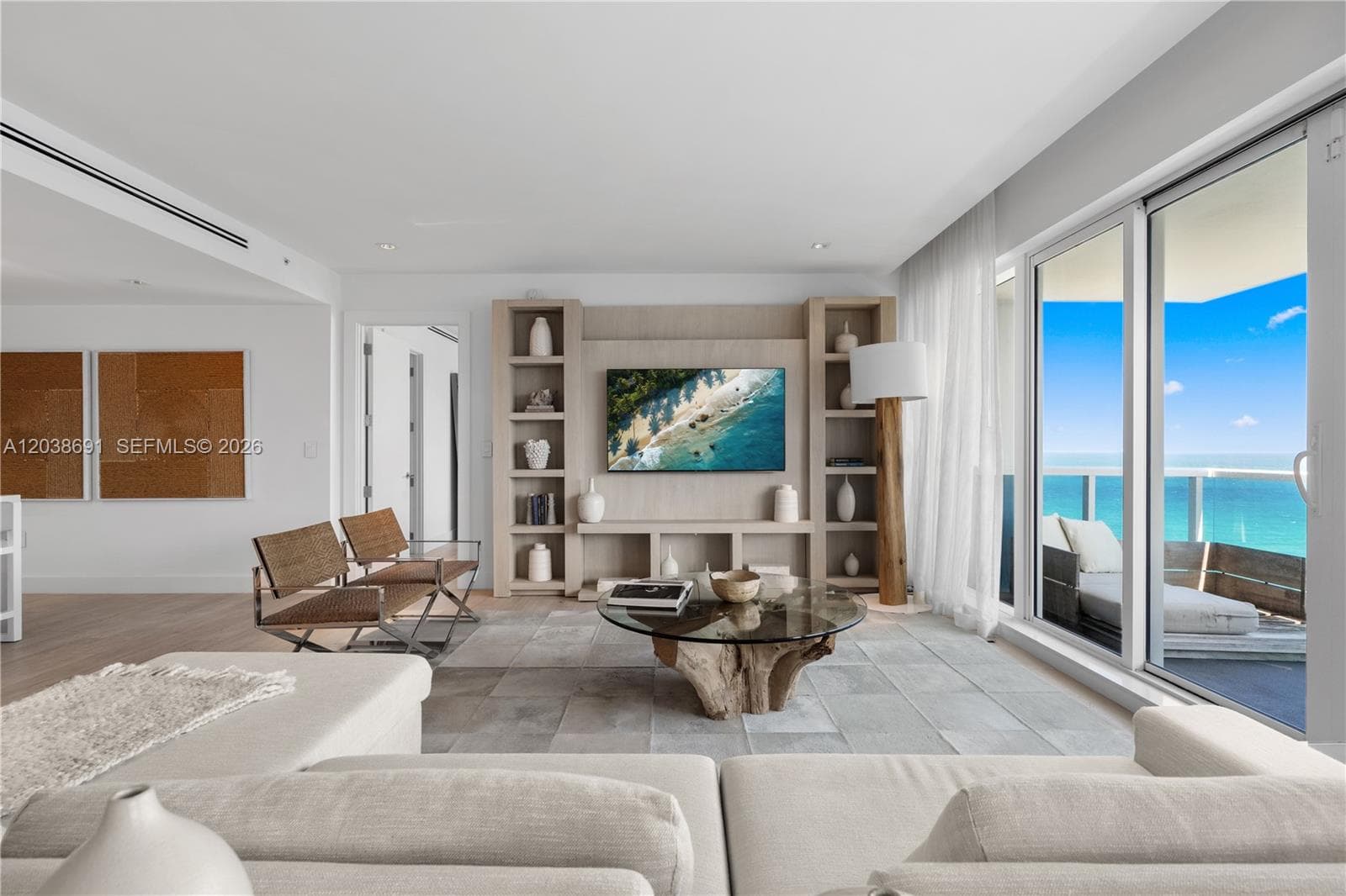 A12038691 — Miami Beach