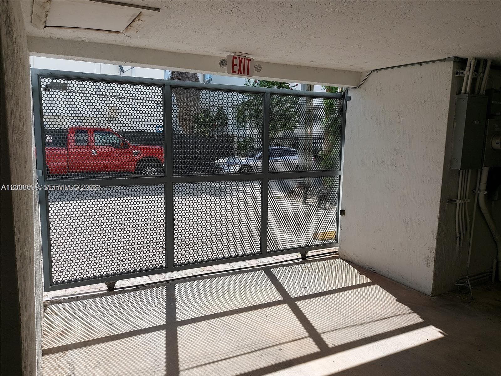 A12038699 — Miami Beach — 16