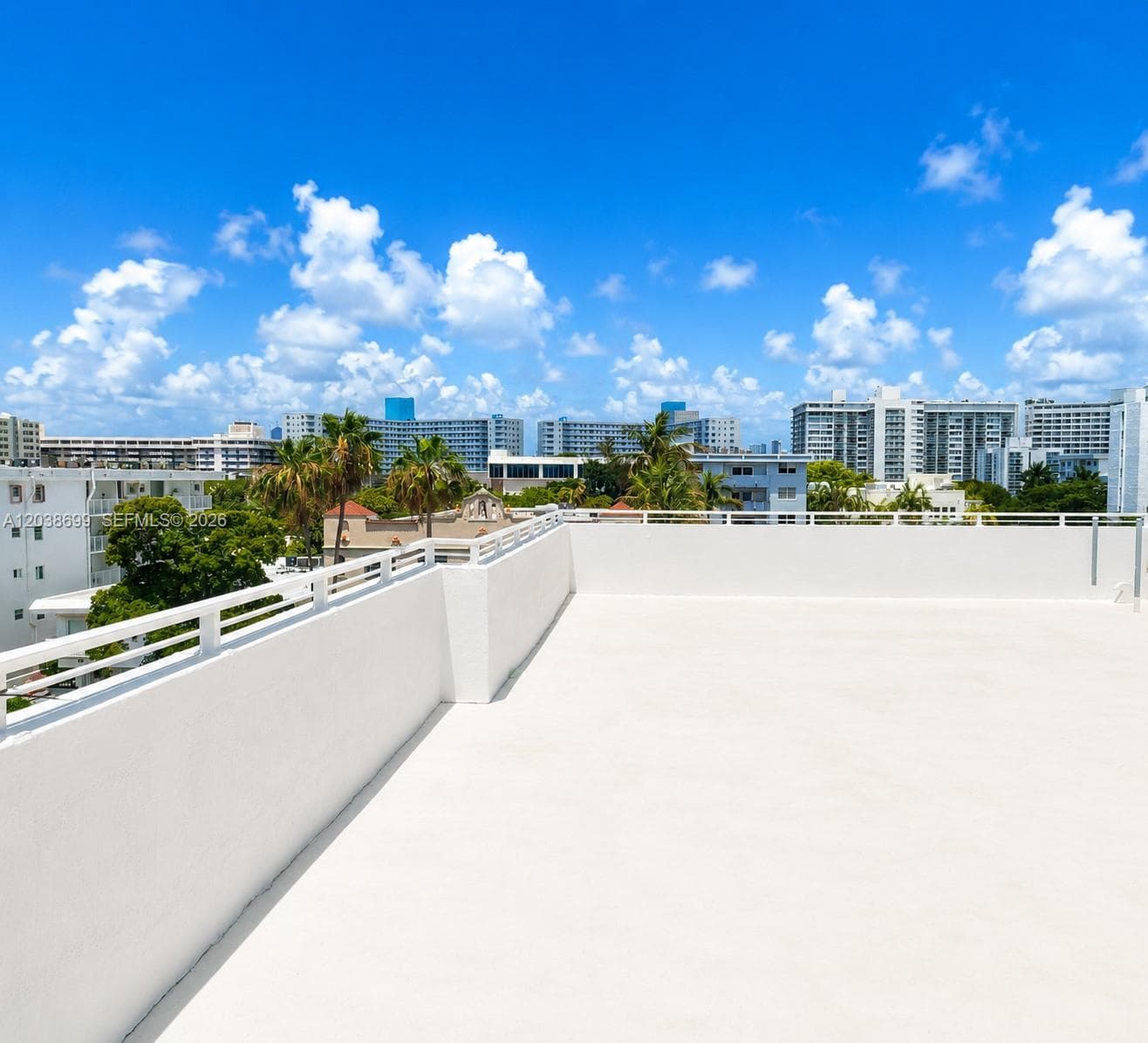 A12038699 — Miami Beach — 15