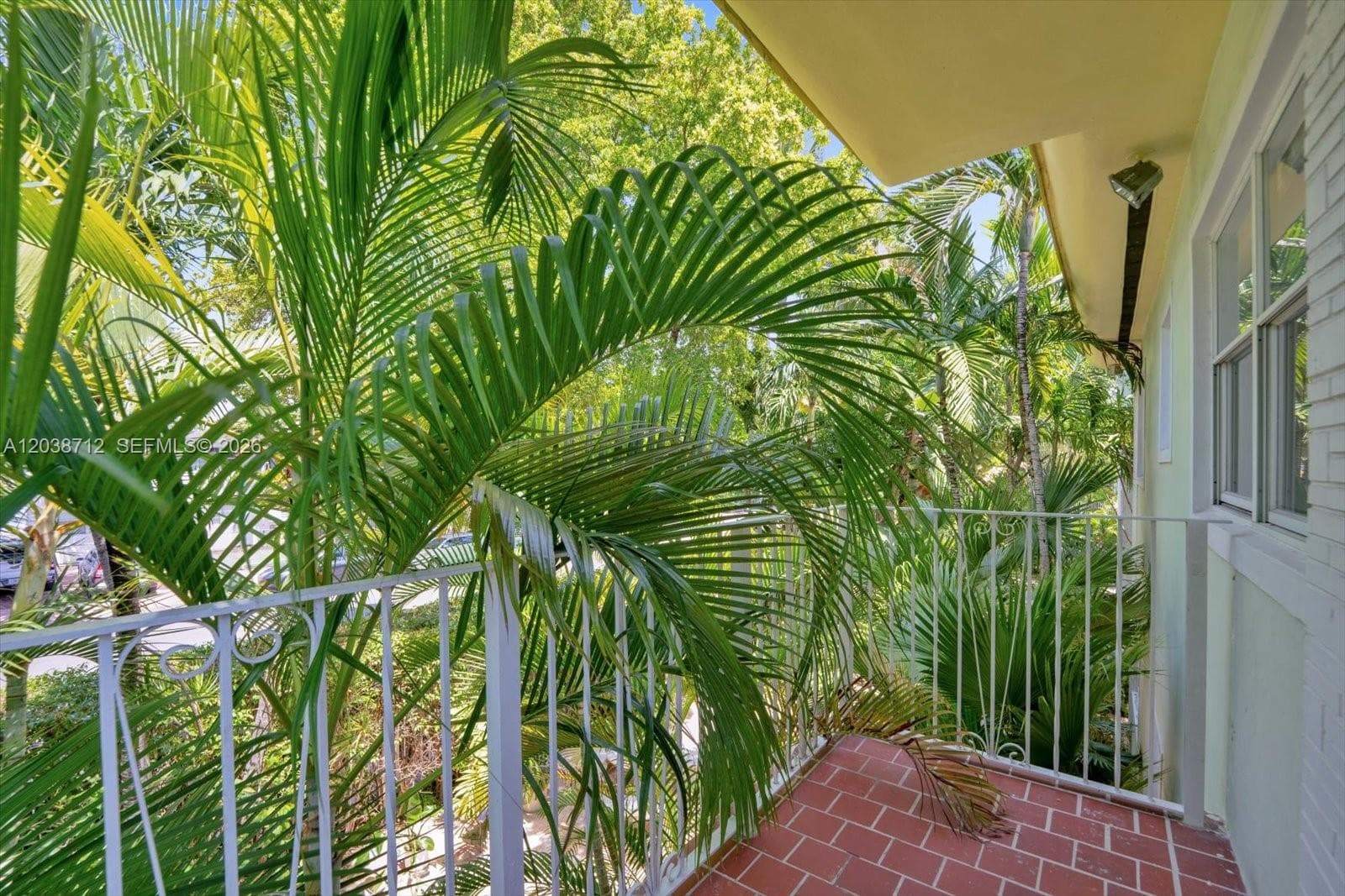 A12038712 — Miami Beach — 15