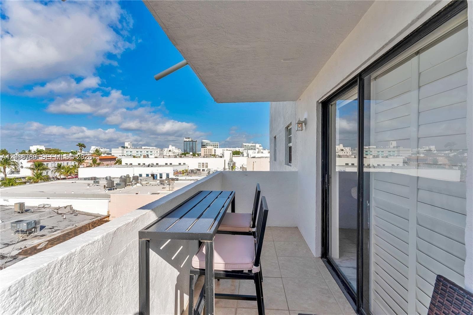 A12038789 — Miami Beach — 18