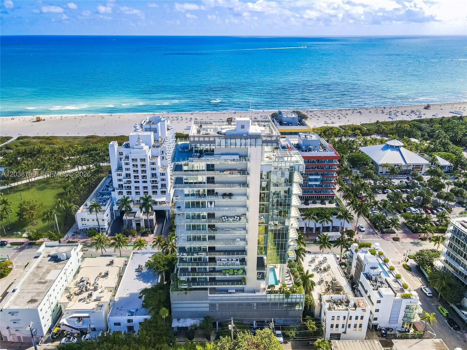 A12038799 — Miami Beach — 41