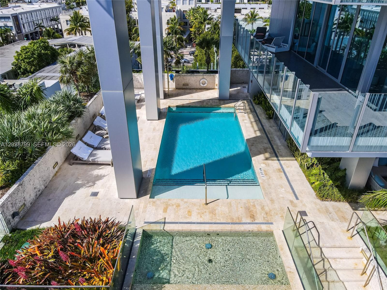 A12038799 — Miami Beach — 45