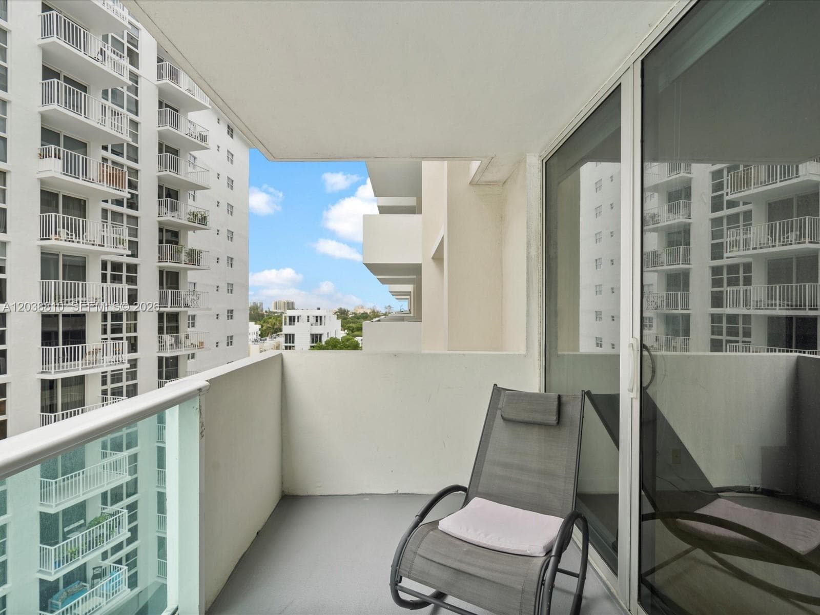 A12038810 — Miami Beach — 20