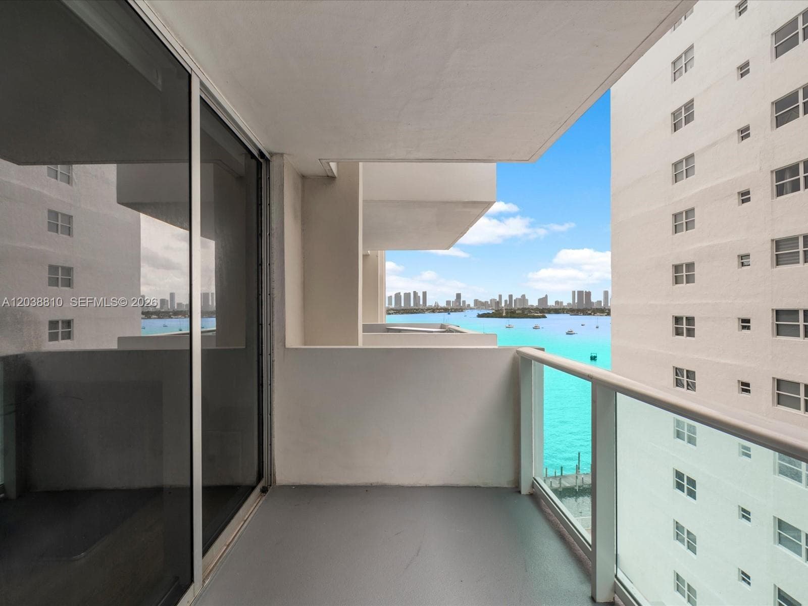 A12038810 — Miami Beach — 19