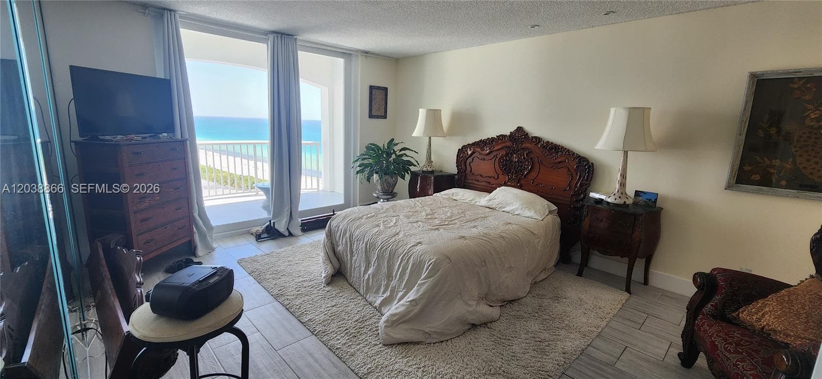 A12038866 — Miami Beach — 23
