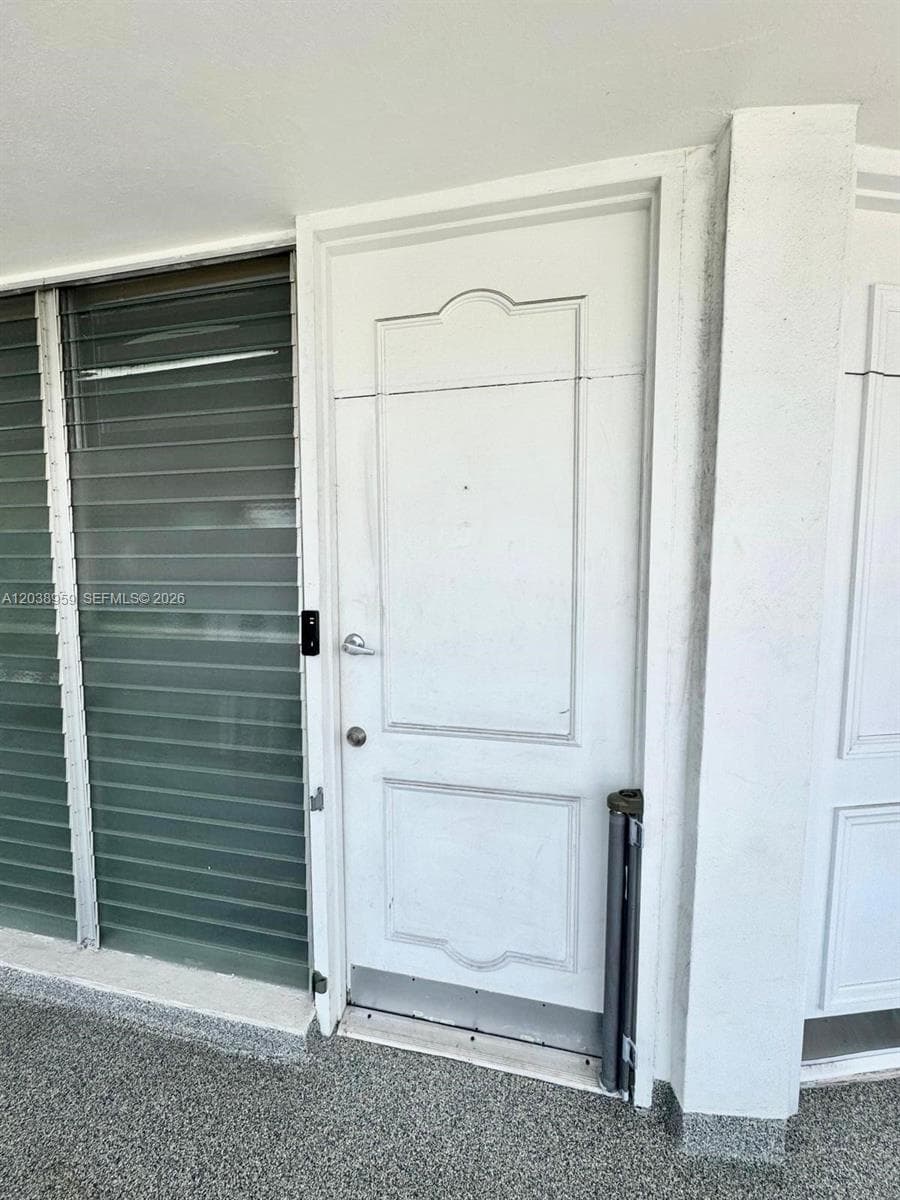 A12038959 — Miami Beach — 6